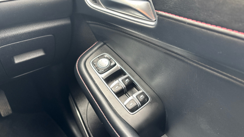 MG Hs 1.5 T-GDI Excite 5dr DCT Petrol Hatchback